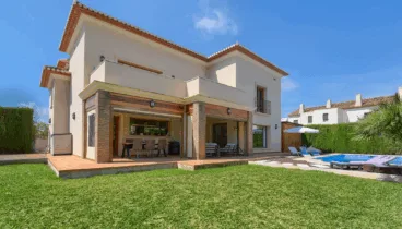 encuentra en pool villas la villa perfecta para unas vacaciones en la costa blanca