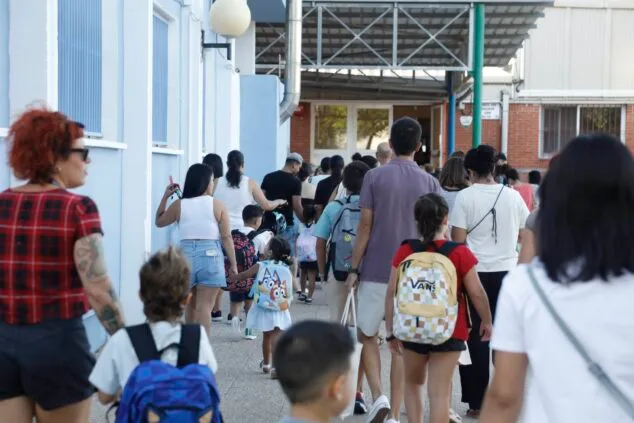 El Ayuntamiento de Dénia convoca las ayudas para la compra de libros de texto y material escolar de segundo ciclo de educación infantil 1 Imagen: Inicio del curso escolar en Dénia