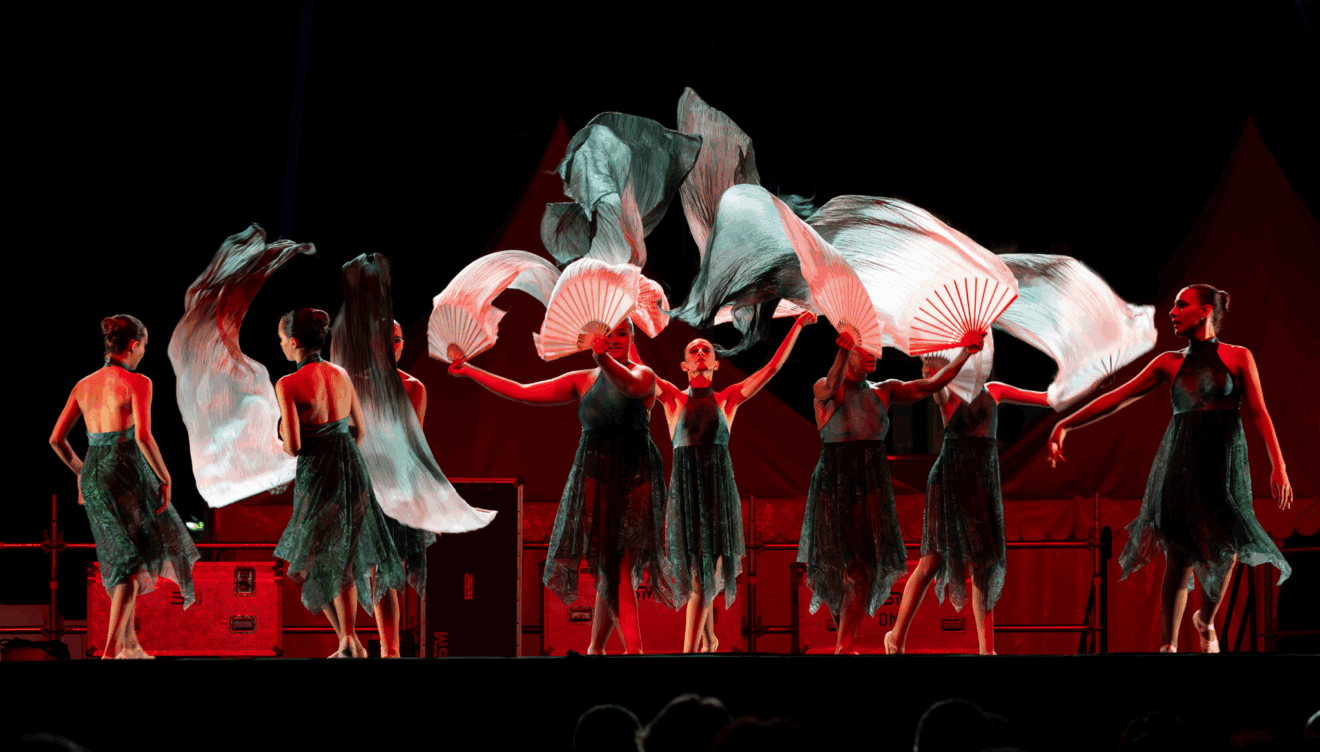 Momentos capturados de la elegancia y técnica en el Estudio de Danza Patricia Sentí