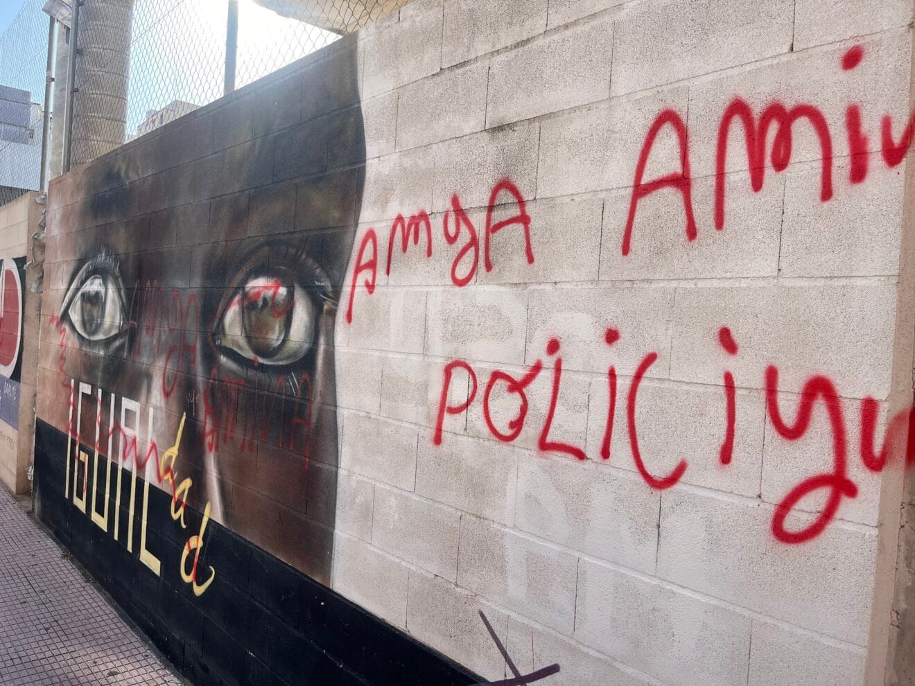 Murales vandalizados en Dénia 4
