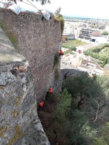 Operarios en el Castillo