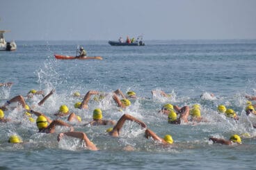 Participantes de una Travessia de Sant Roc en Dénia