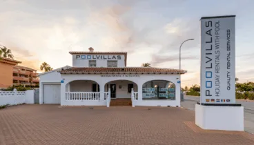 pool villas en denia