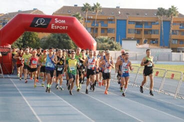 salida en denia de la primera media maraton 21 km marina alta