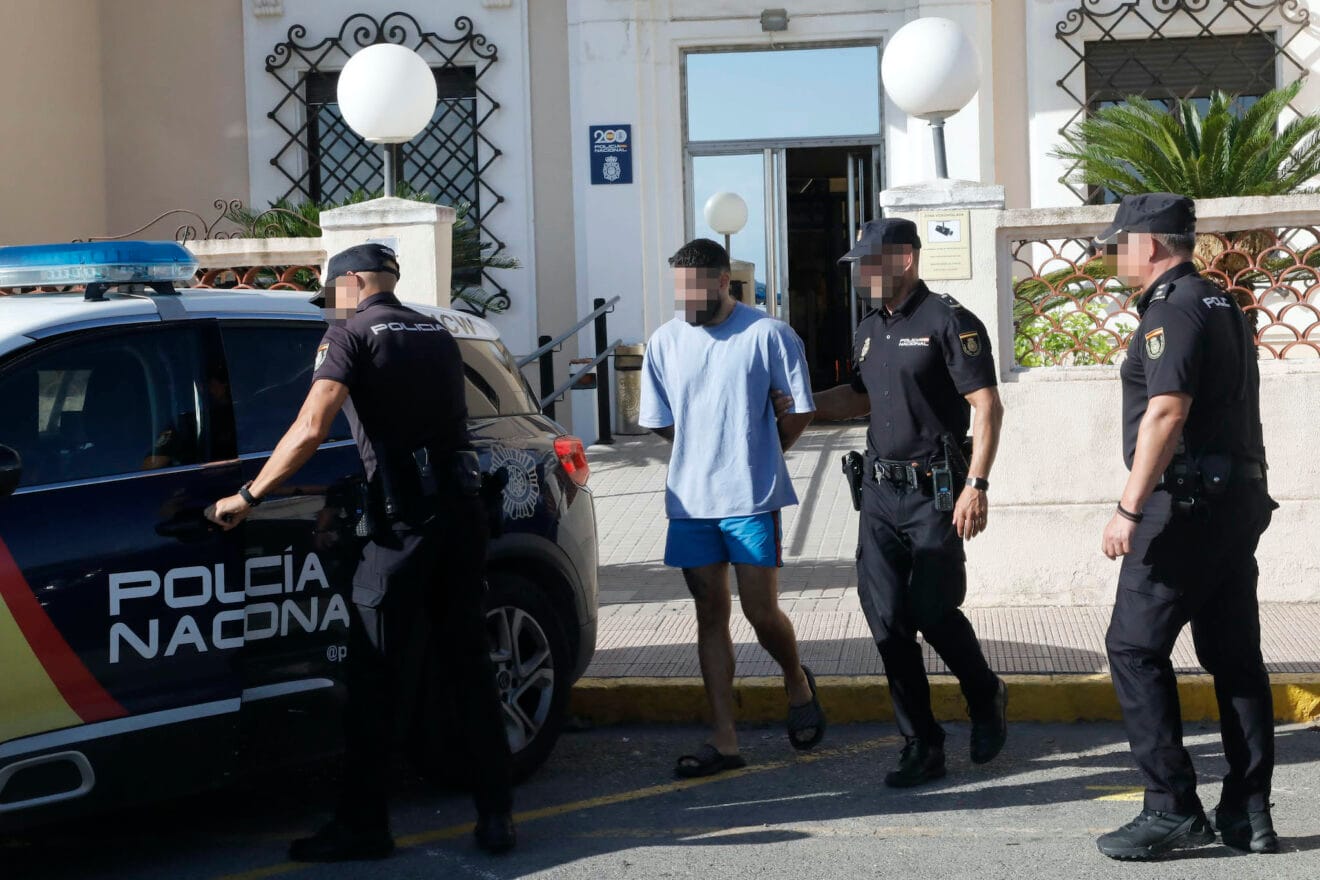 Traslado de uno de los presuntos asaltantes del crimen de Dénia