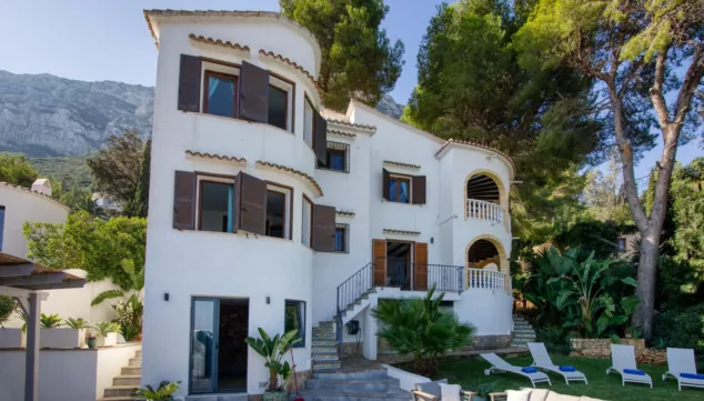 una villa con dos apartamentos independientes para disfrutar