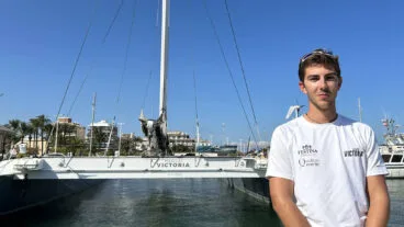 alberto junto al maxicat victoria dest