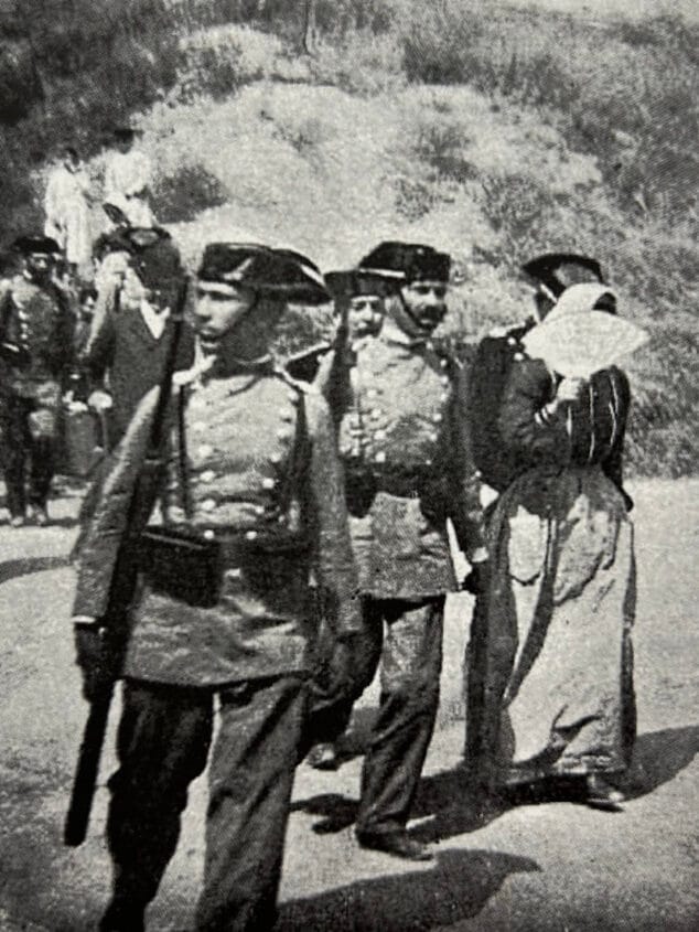 Imagen: Cecelia detenida. Històries de crims i criminals de la Marina Alta.