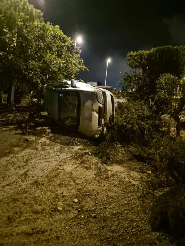 Imagen: Coche del accidente volcado