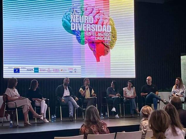 coloquio la neurodiversidad en el mundo laboral 05