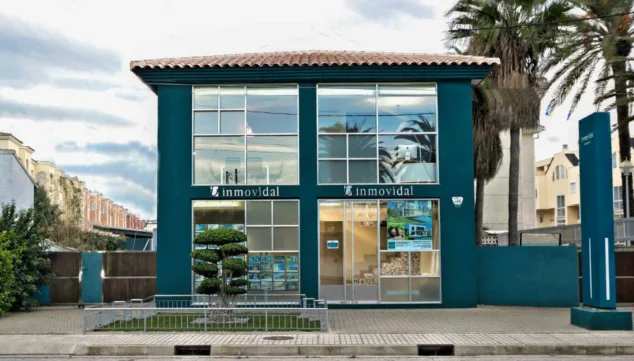 Esta es la red inmobiliaria de Dénia que te ofrece el respaldo de más de 20 agencias profesionales para tu compra o venta segura 33 confia en inmovidal para una gestion inmobiliaria adaptada a tus preferencias y necesidades