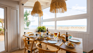 Disfruta de una comida estimulante frente al mar en Escondida