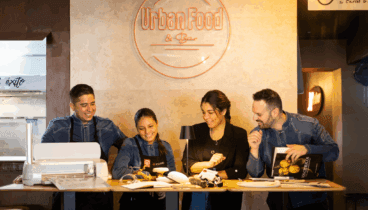 El talentoso equipo de cocina de Dexcaro trabaja en perfecta armonía para ofrecer una experiencia gastronómica única en Alicante