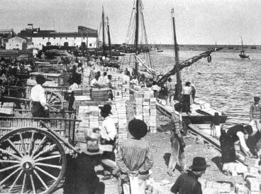 Embarcando cajas de pasas. Dénia.1881-1980, Emilio Oliver Sanz de Bremond.