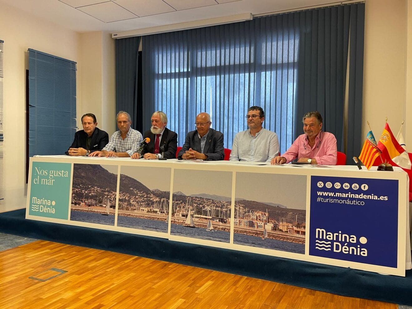 Entrega de premios Esculturas frente al mar