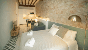 Explora Dénia desde un loft de lujo donde el diseño y la comodidad se unen para ofrecerte una estancia excepcional en la Costa Blanca