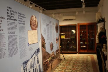 Inauguración de la exposición de la Policía Local 02
