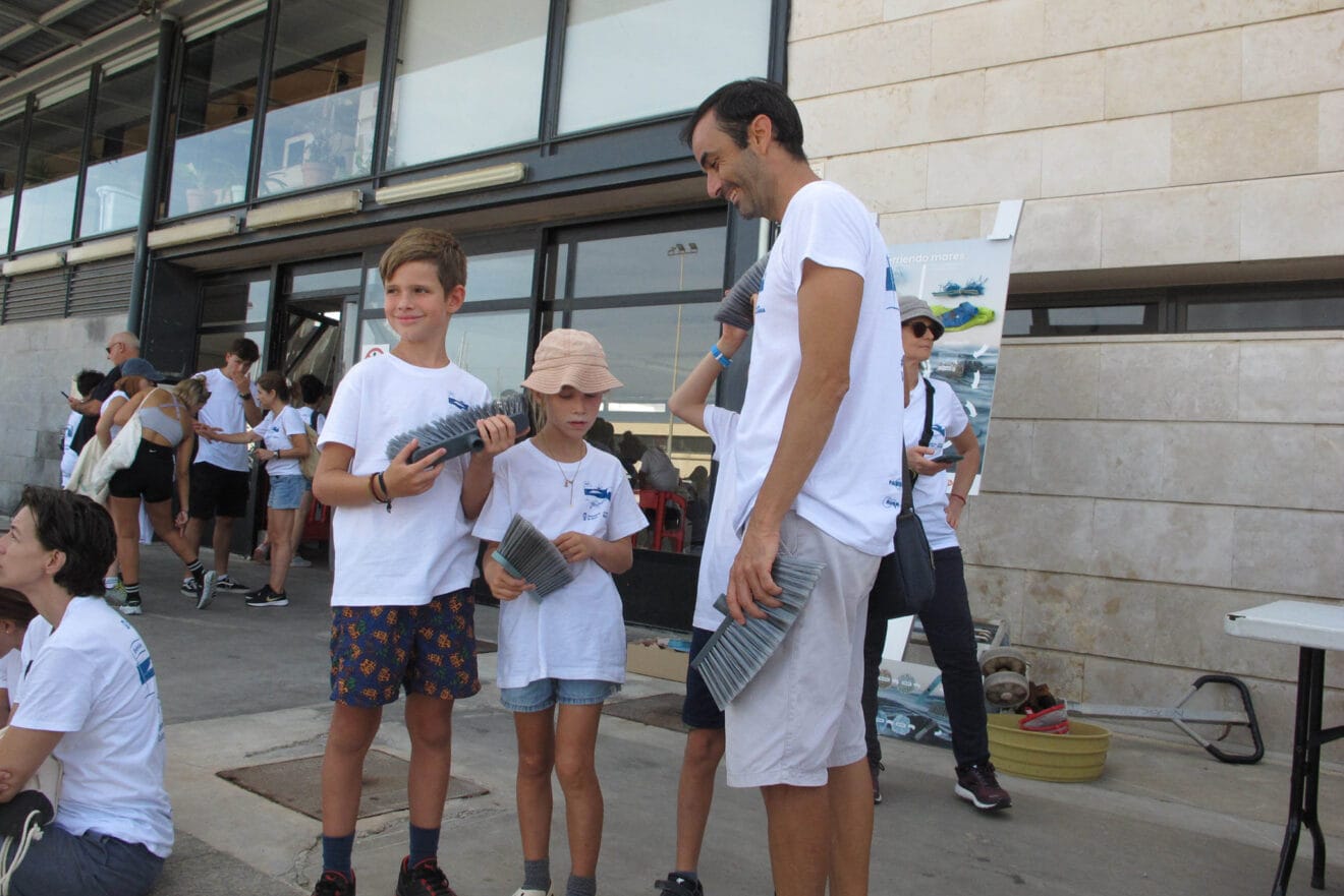 Iniciativa Barriendo Mares 12