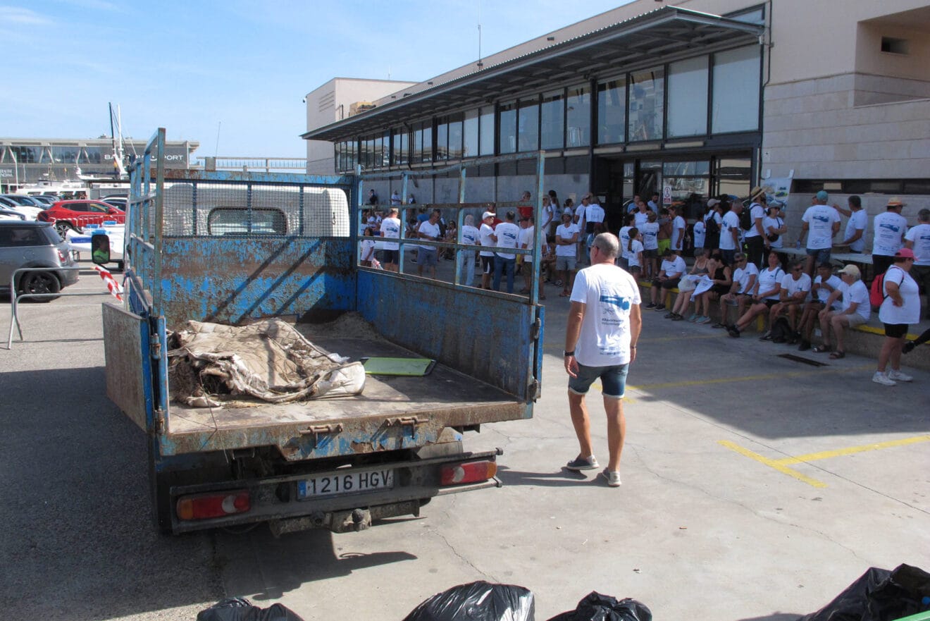 Iniciativa Barriendo Mares 17