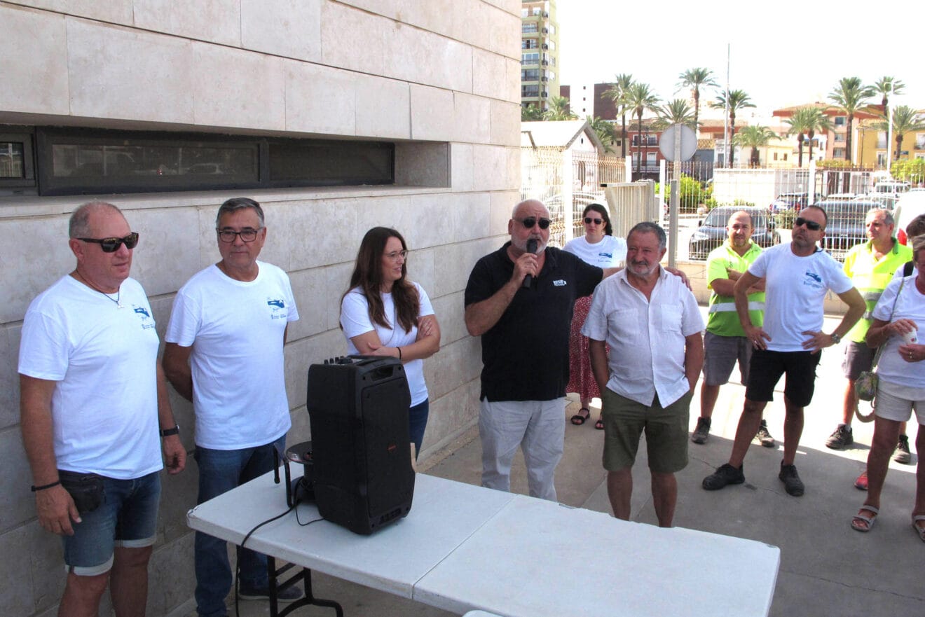 Iniciativa Barriendo Mares 25