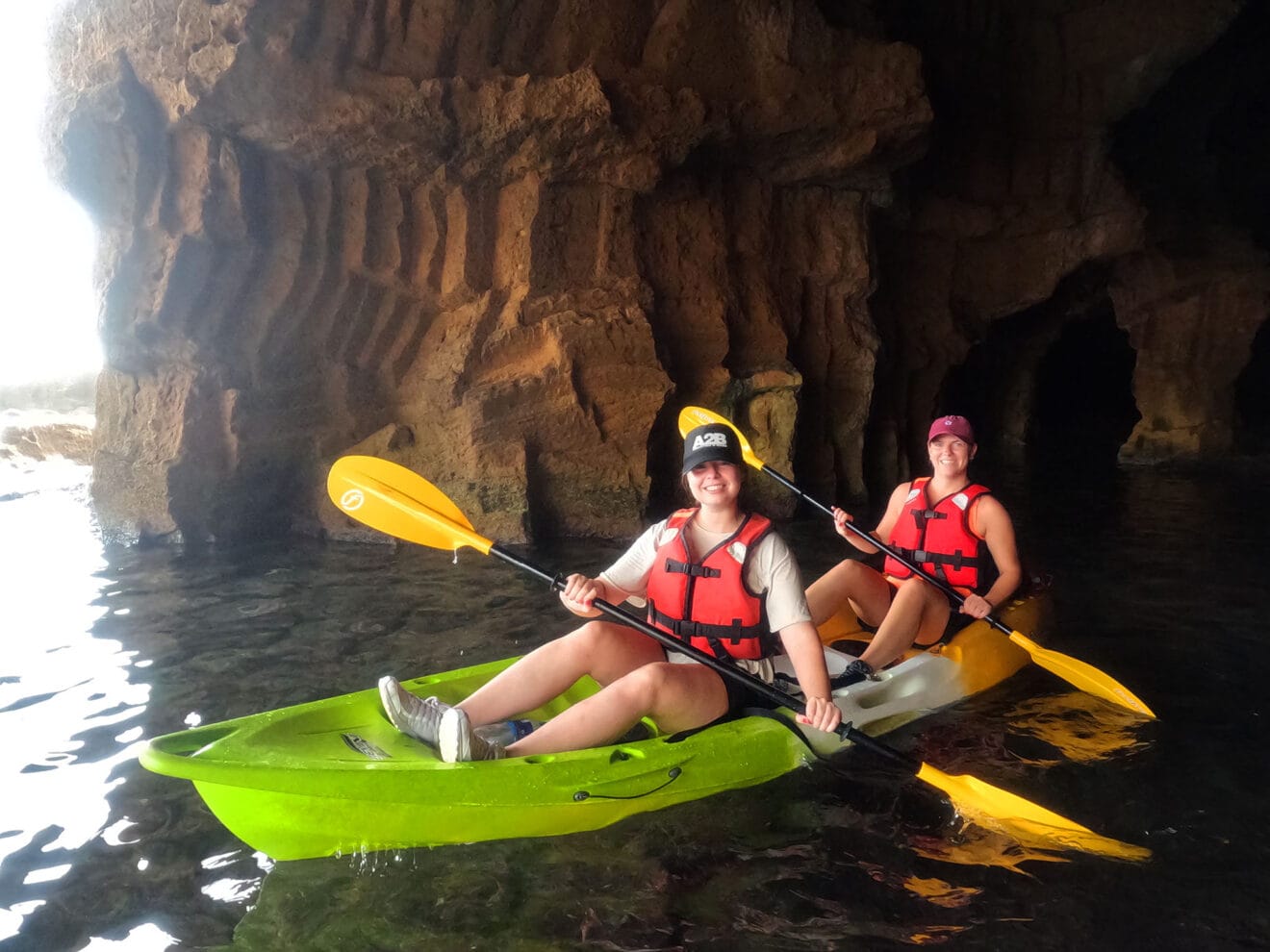 Kayak en la Cova Tallada desde Dénia