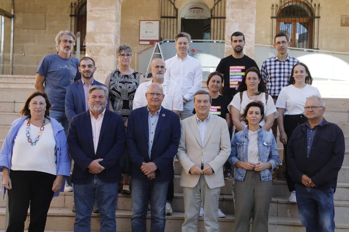 Los portavoces de los grupos políticos y sus concejales reciben a Marciano Gómez