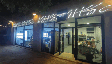 Oficina de Quality Rent a Villas en la Marina de Dénia