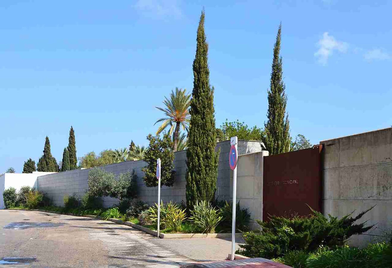 Parte nueva exterior del cementerio