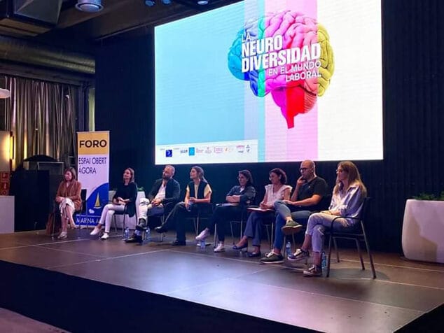 Imagen: Ponentes en el acto