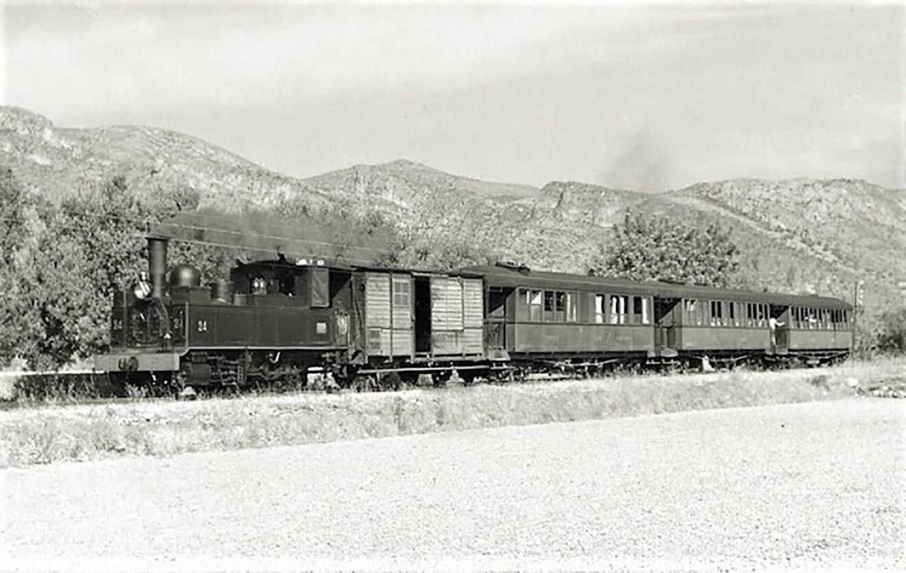 Tren de Carcaixent a Dénia. Fuente J. A. Pacheco, Trenes y tiempos blog