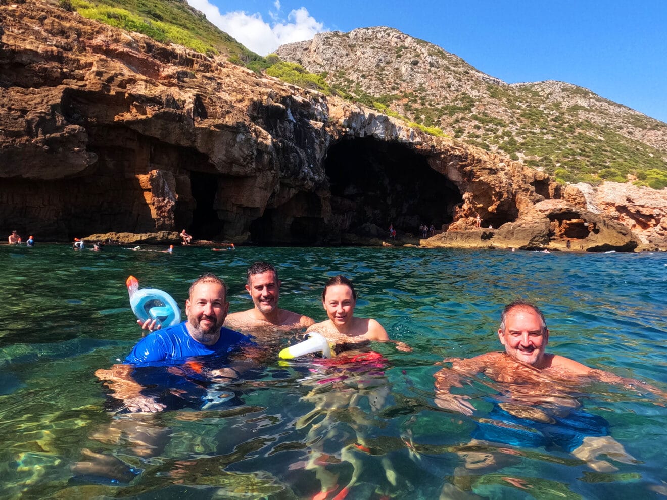 Visitantes de la Cova Tallada desde Dénia