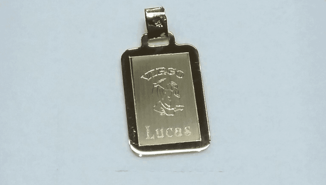 Esta joyería de Dénia dispone de un servicio de placas de homenaje personalizadas