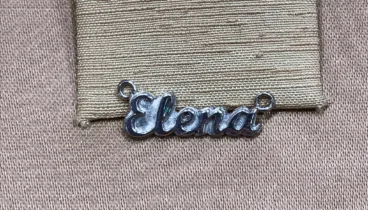 Graba tus joyas con tu nombre o el de tus seres queridos en Joyería Bonilla