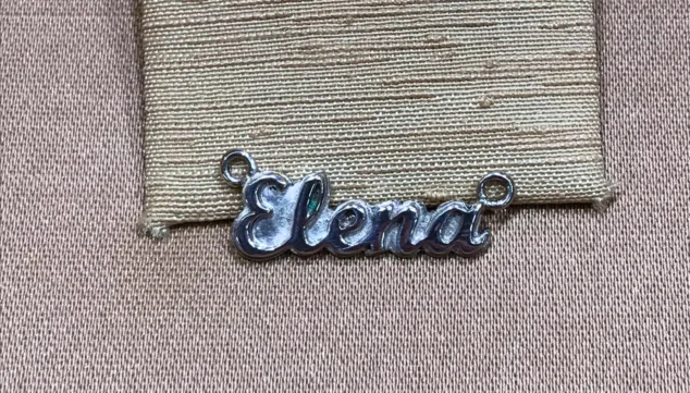 ¿Buscas el regalo perfecto? Sorprende con joyas personalizadas 13 graba tus joyas con tu nombre o el de tus seres queridos en joyeria bonilla