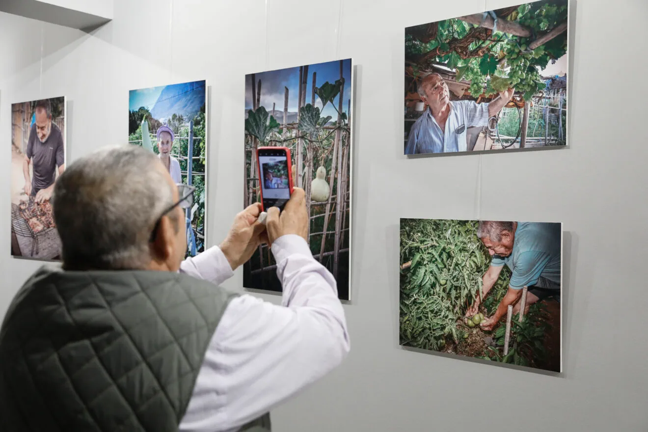 Inauguración de la exposición Miradas a la tierra 08