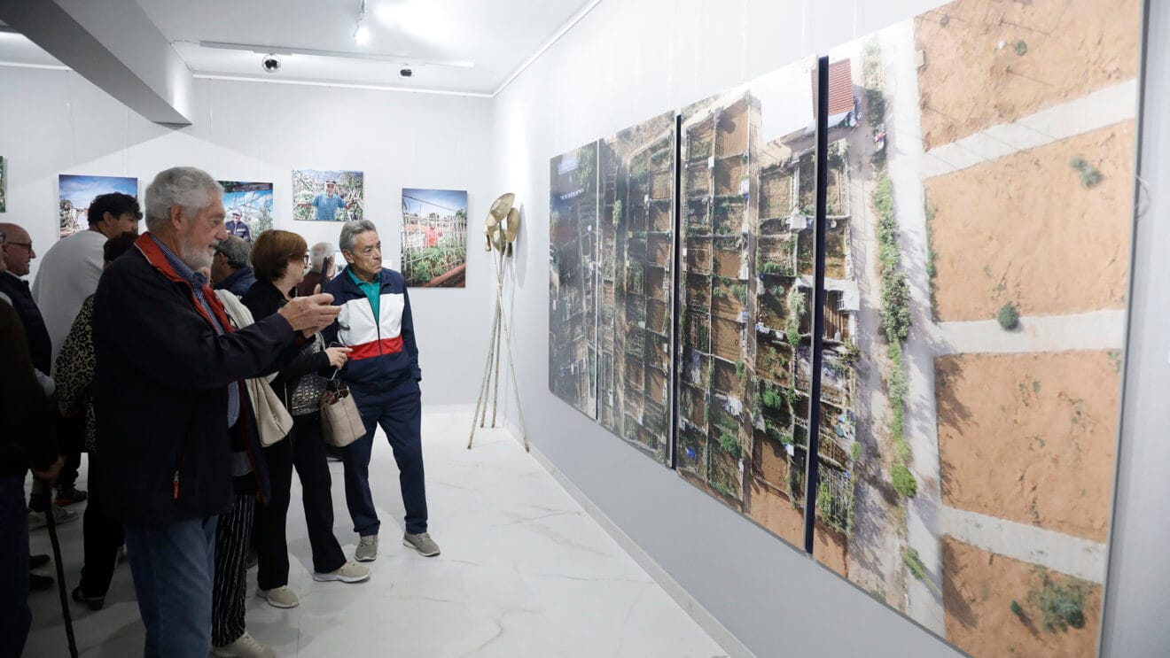 Inauguración de la exposición Miradas a la tierra dest