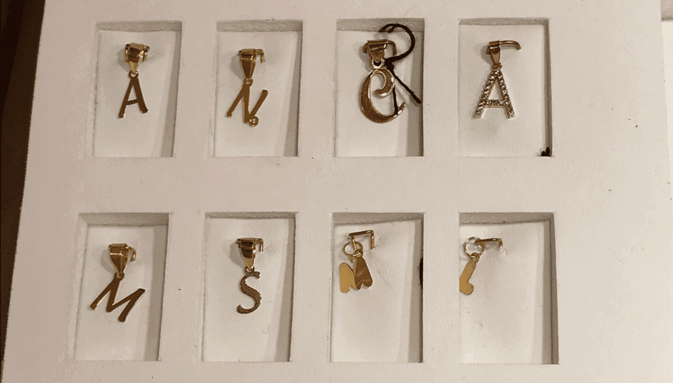 Iniciales para collares en Joyería Bonilla