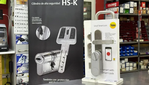 Seguridad en tu hogar: 4 ventajas de esta cerradura smart 14 Imagen: Instalación de Linus Smart Lock en puerta clásica
