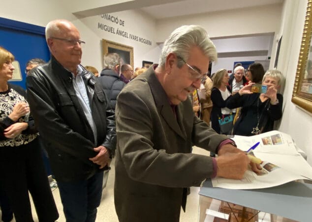 Imagen: Miguel Ángel Ivars Noguera en su donación a Dénia
