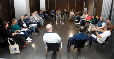 reunion de la xarxa dalcaldes de la marina alta en el hospital de denia para coordinar la ayuda a valencia