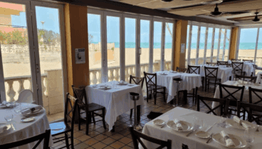 Un restaurante en primer línea de Dénia donde degustar exquisitos arroces valencianos