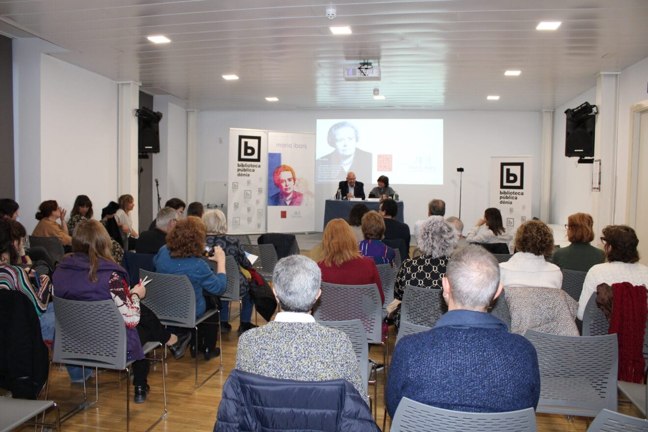 Público en la jornada a Maria Ibars