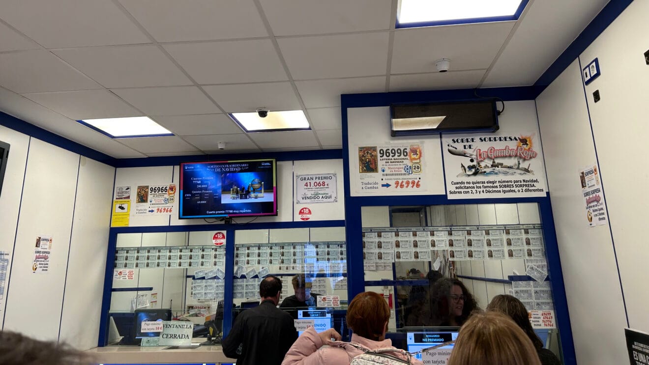 Administración de lotería afortunada con el cuarto premio