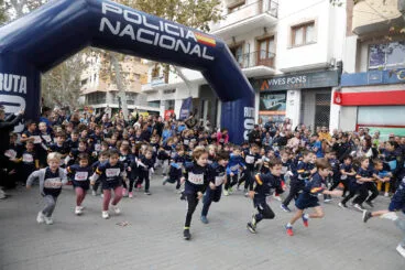 Carrera de la Policía Nacional por Luca 128