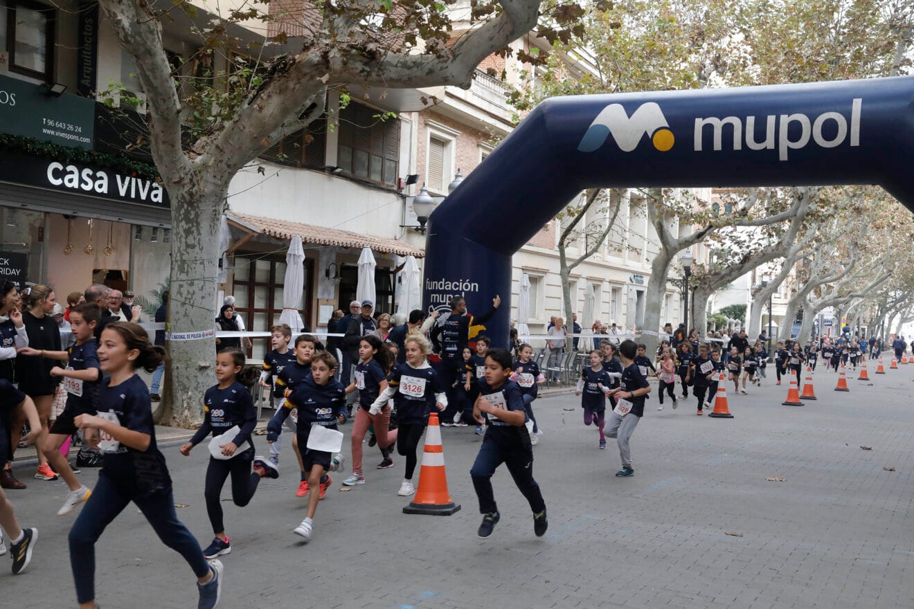 Carrera de la Policía Nacional por Luca 143