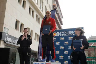 Carrera de la Policía Nacional por Luca 150