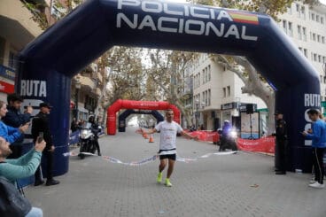 Carrera de la Policía Nacional por Luca 33