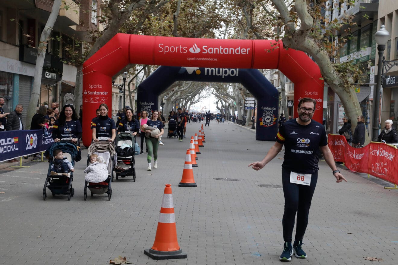 Carrera de la Policía Nacional por Luca 98