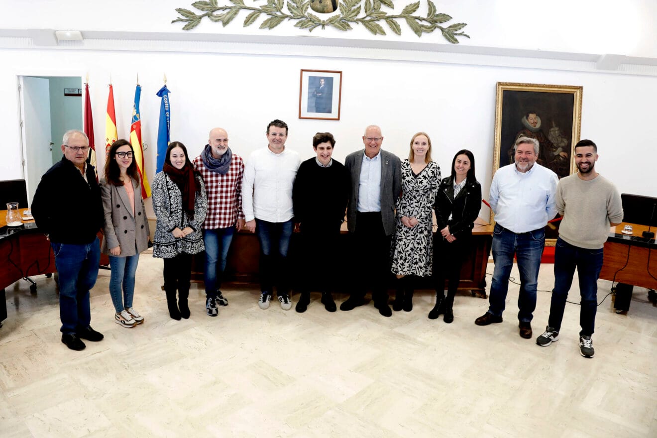 Óscar Lasarte es recibido en el Ayuntamiento 01