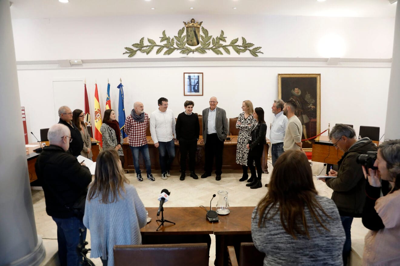 Óscar Lasarte es recibido en el Ayuntamiento 05